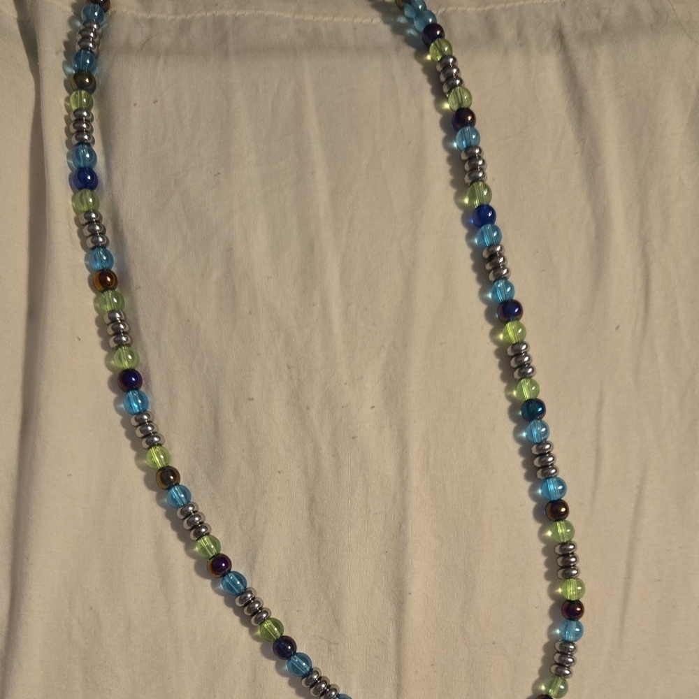Elegant Beaded Necklace in Blue and Silver